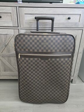 Louis Vuitton Pegase 65 Rolling Luggage